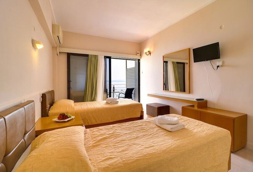 Номер Стандарт Вид на Горы, Calamos Beach Family Club