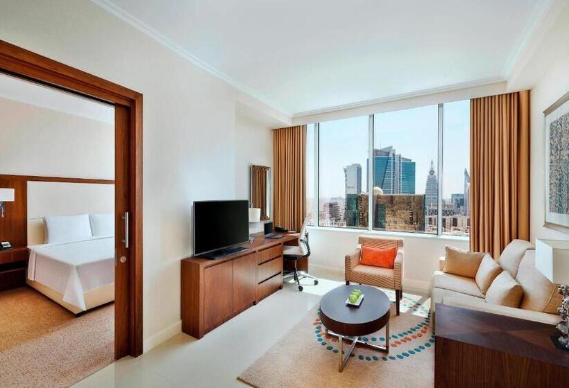 Полулюкс, Courtyard By Marriott Riyadh Olaya