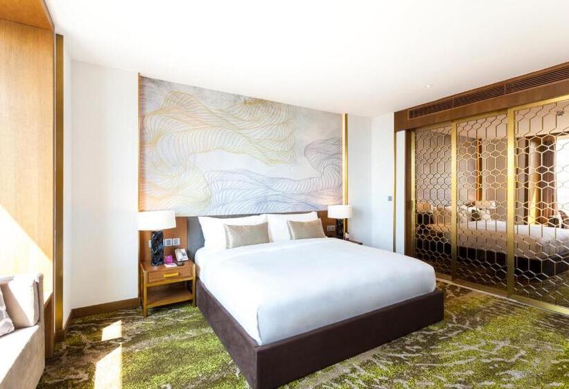 带双人大床的行政管理套房, Crowne Plaza Vientiane, An Ihg