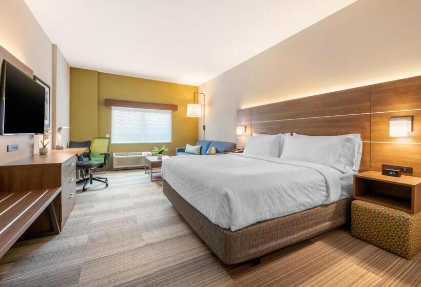 Люкс Кровать Кинг, Holiday Inn Express & Suites   St. Petersburg   Madeira Beach, An Ihg