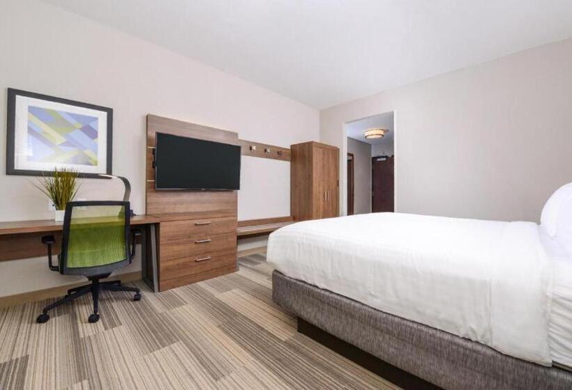 Номер Стандарт, Holiday Inn Express & Suites   St. Petersburg   Madeira Beach, An Ihg