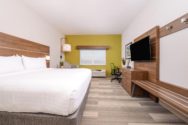Номер Стандарт, Holiday Inn Express & Suites   St. Petersburg   Madeira Beach, An Ihg
