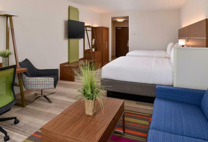 Люкс Кровать Кинг, Holiday Inn Express & Suites   St. Petersburg   Madeira Beach, An Ihg