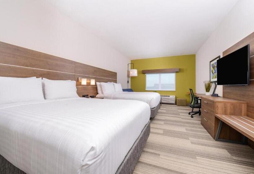 Номер Стандарт, Holiday Inn Express & Suites   St. Petersburg   Madeira Beach, An Ihg