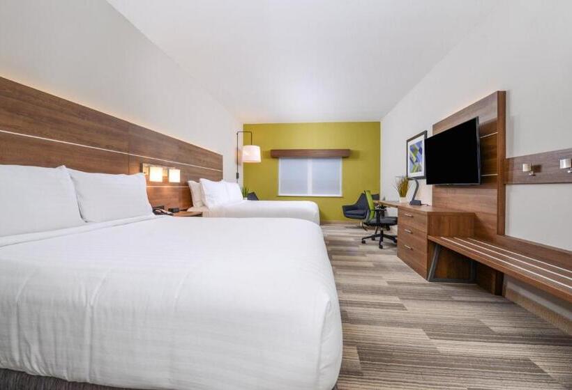 Номер Стандарт, Holiday Inn Express & Suites   St. Petersburg   Madeira Beach, An Ihg