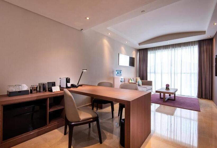 Executive-sviitti, Olive Tree