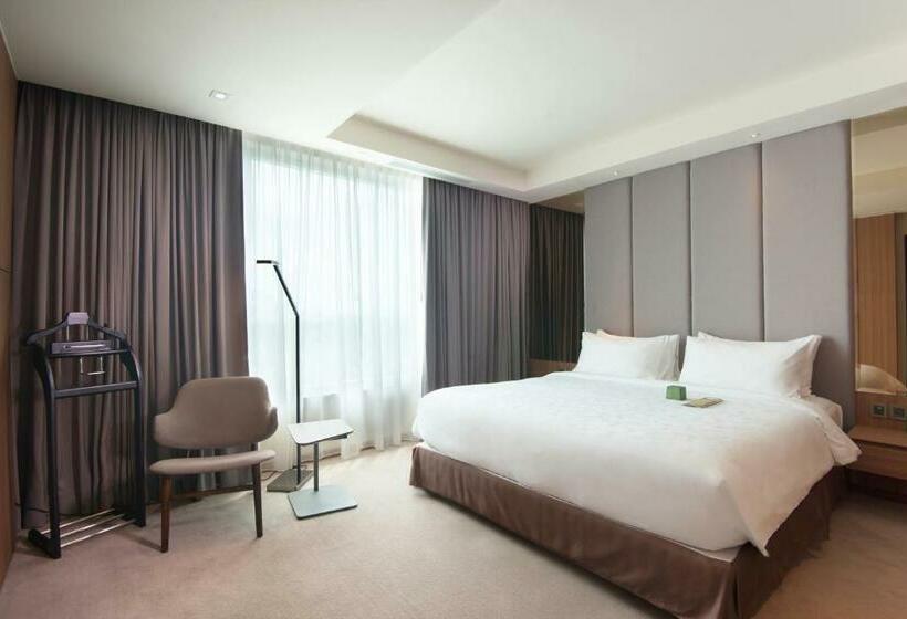 Executive-sviitti, Olive Tree