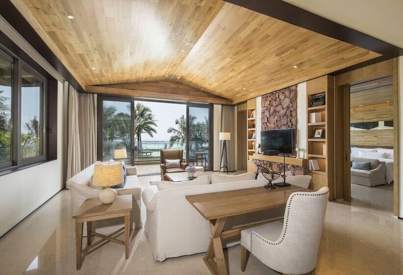 Вилла 3 Спальни, The Westin Shimei Bay Resort