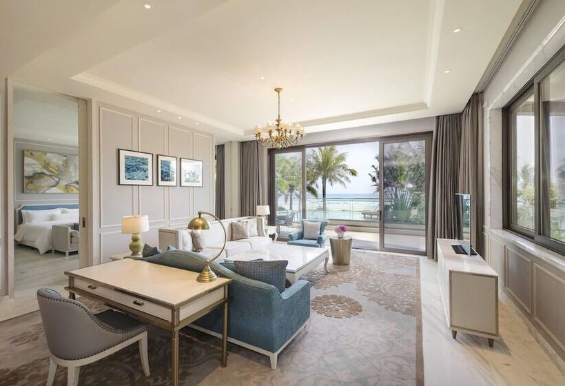 Вилла 3 Спальни, The Westin Shimei Bay Resort