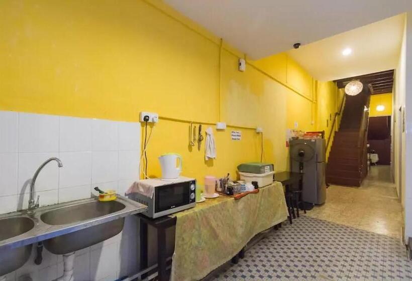 Номер Стандарт Совместная Ванная, Cocoa Mews Cafe & Homestay   Hostel