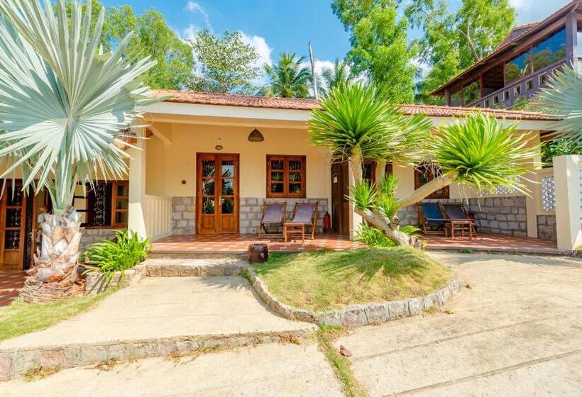 اتاق لوکس با چشم‌انداز دریا, Phu Quoc Eco Beach Resort