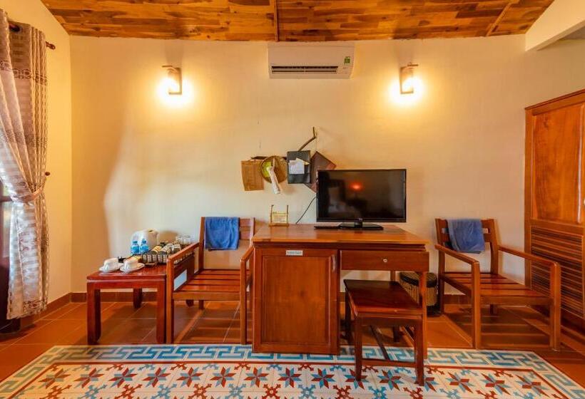 اتاق لوکس با چشم‌انداز دریا, Phu Quoc Eco Beach Resort