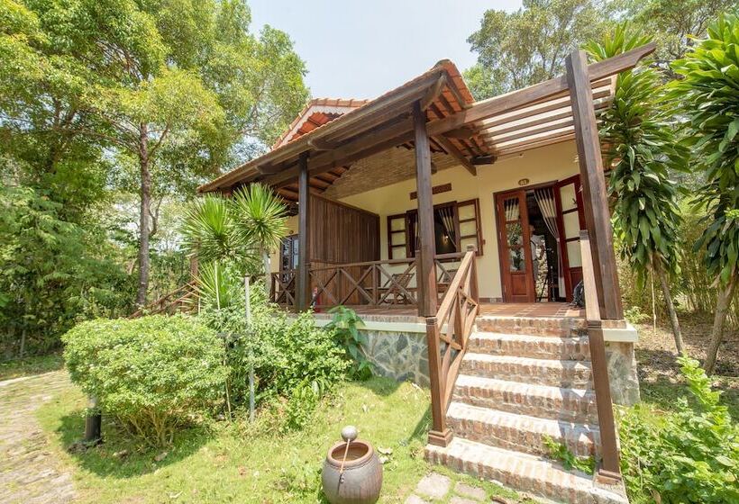Superior bungalow garden view, Phu Quoc Eco Beach Resort