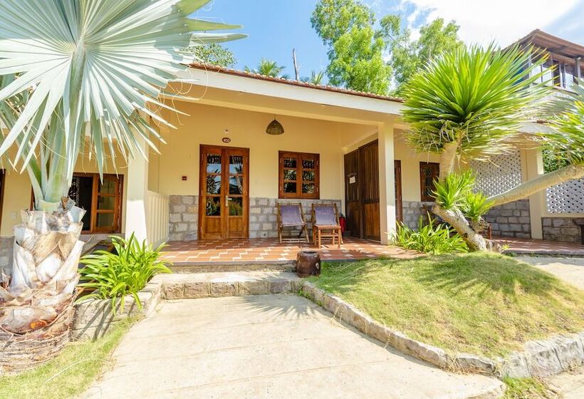 اتاق لوکس با چشم‌انداز دریا, Phu Quoc Eco Beach Resort