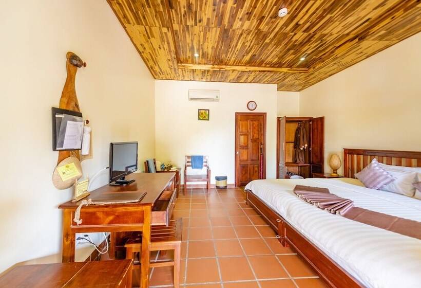 اتاق لوکس با چشم‌انداز دریا, Phu Quoc Eco Beach Resort