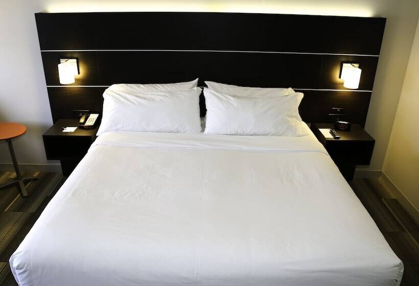 Номер Стандарт, Holiday Inn Express & Suites Kingston Ulster, An Ihg