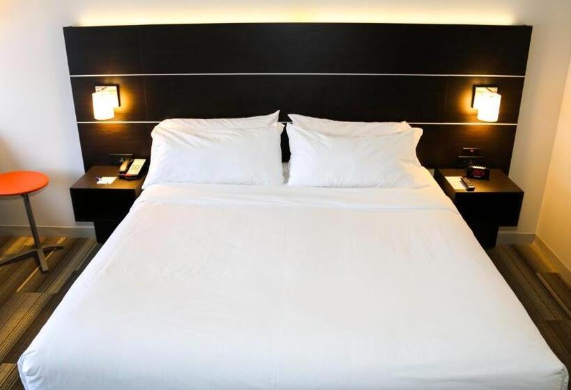 Номер Deluxe Адаптированный для Инвалидов, Holiday Inn Express & Suites Kingston Ulster, An Ihg
