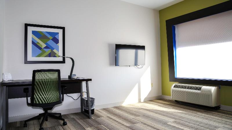 סוויטה מותאמת לאדם עם מוגבלויות, Holiday Inn Express & Suites Kingston Ulster, An Ihg