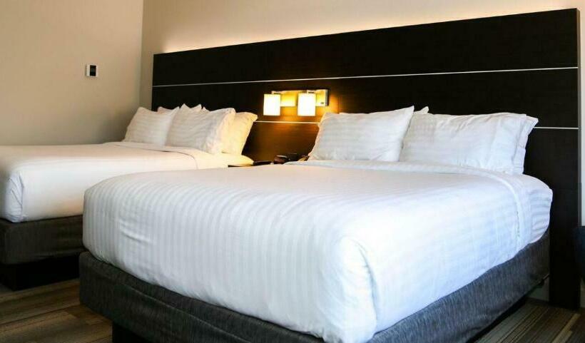 Номер Стандарт Адаптированный для Инвалидов, Holiday Inn Express & Suites Kingston Ulster, An Ihg