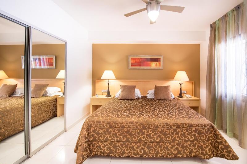 Апартаменты 2 Спальни, Hollywood Mirage   Excel Hotels & Resorts