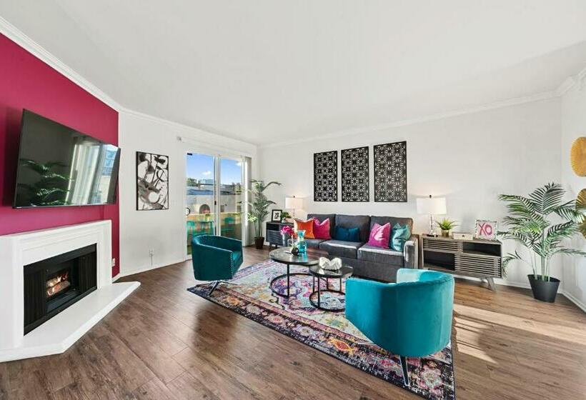 Apartamento 2 Dormitórios, Beverly Hills Chic 2 Bed 2bath With Patio And Parking 309