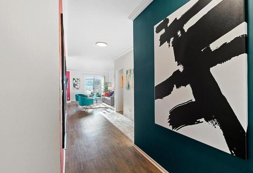 Apartamento 2 Dormitórios, Beverly Hills Chic 2 Bed 2bath With Patio And Parking 309
