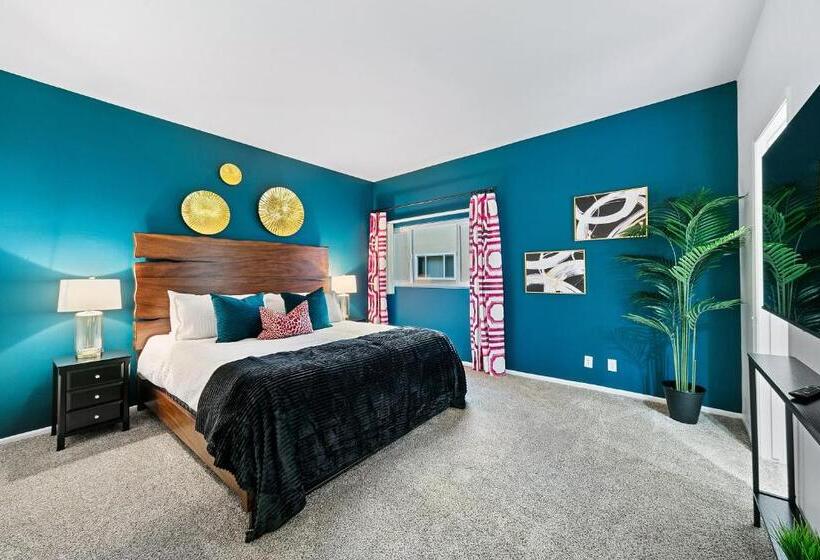 Apartamento 2 Dormitórios, Beverly Hills Chic 2 Bed 2bath With Patio And Parking 309