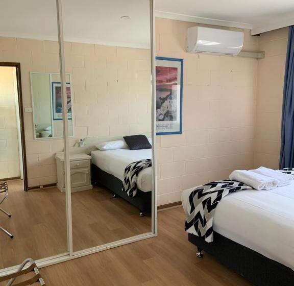 침실 2개 아파트, Plainsman Motel