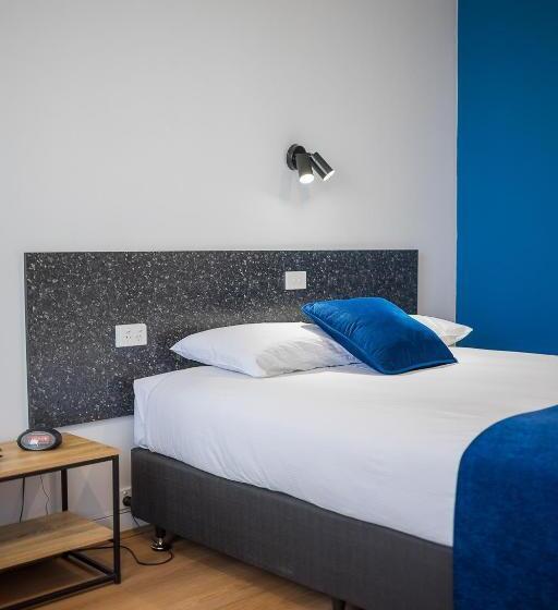 デラックスルーム, Plainsman Motel