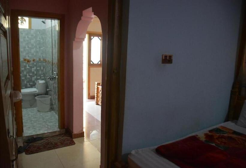 سوئیت جونیور با چشم‌انداز کوهستان, Pc Green Hotel, Mahandri, Kaghan