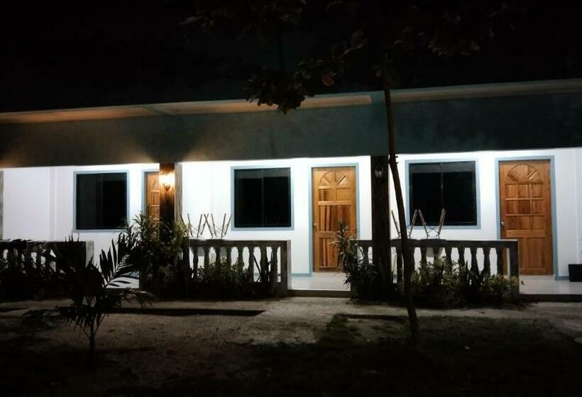 스탠다드 룸, Elen Inn   Malapascua Island Non Aircondition1