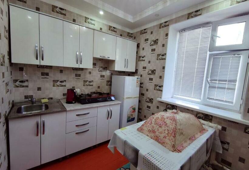 اتاق استاندارد سه نفره, Guest House Adimi