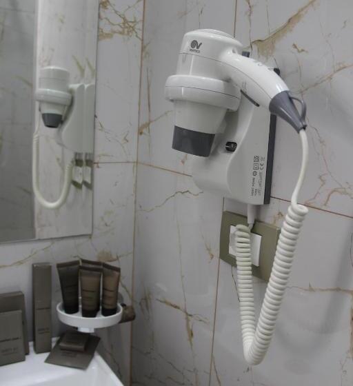 수피리어 트리플 룸, Hermes Tirana
