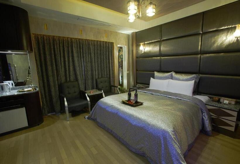 سوییت, Lai Yin Motel