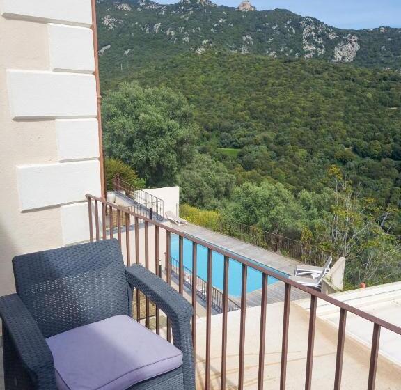 Люкс Повышенной Комфортности, Hôtel Villa Les Orangers