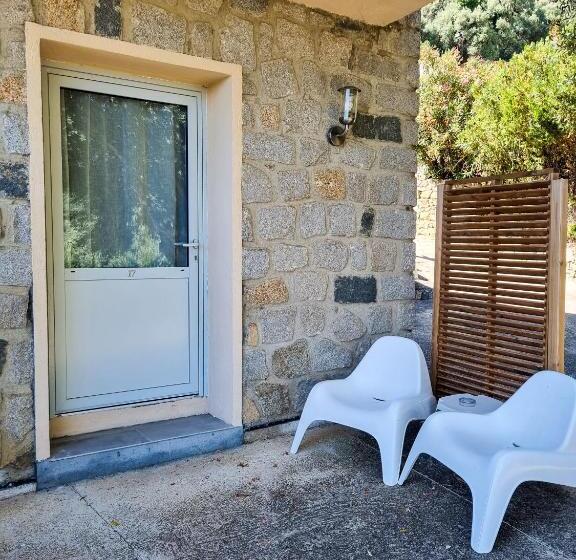 Номер Стандарт с Террасой Вид на Сад, Hôtel Villa Les Orangers