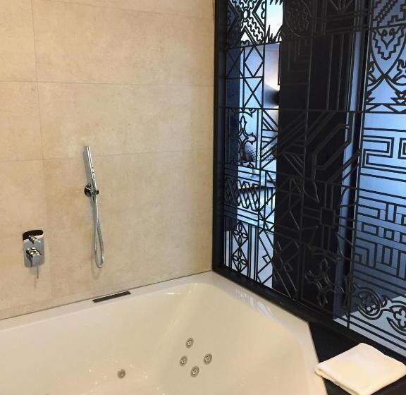 Suite, Vila Arenys
