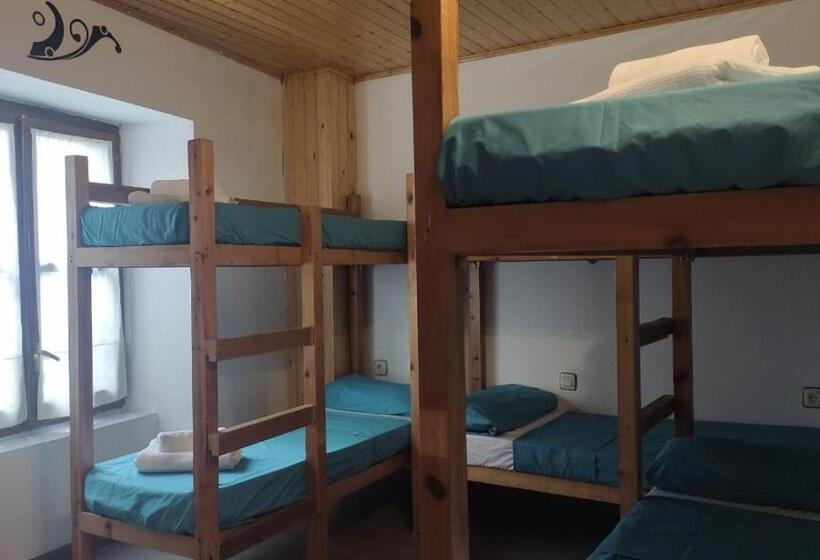 Четырехместный Номер Economy, Albergue Tritón   Villanúa