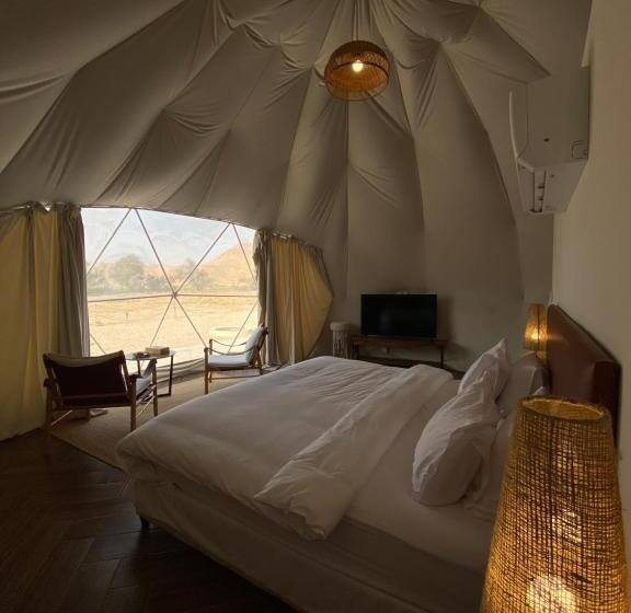 Люкс Вид на Горы, منتجع جلامبنغ   Glamping Resort