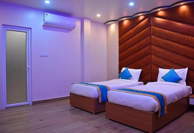 Люкс Вид на Сад, Anticlock Suites & Resorts