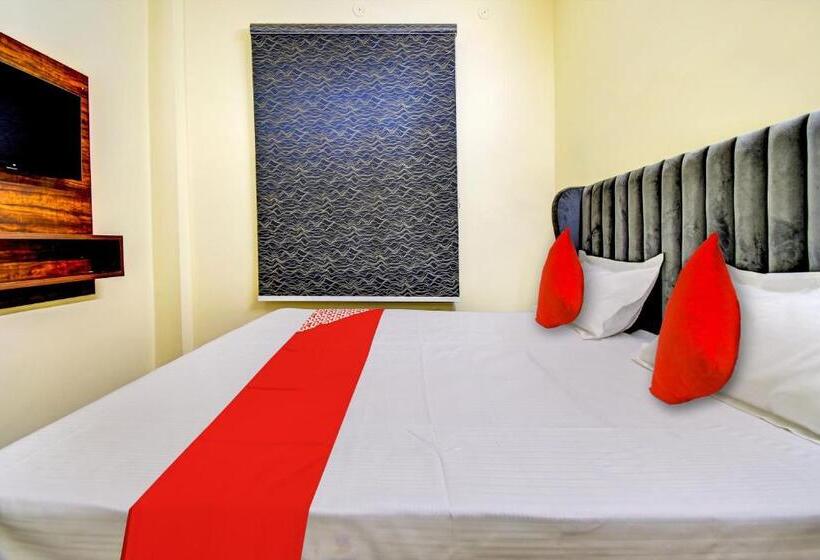 Трехместный Номер Классика, Oyo Flagship Hotel White Hut