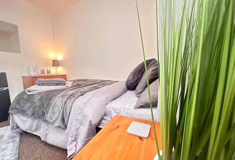 חדר סטנדרט חדר אמבטיה משותף, Moor Park Apartments