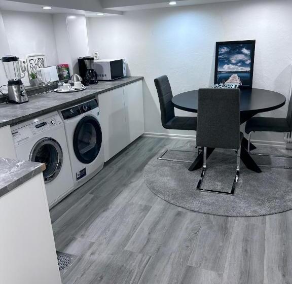 Номер Стандарт, Flamur & Vannis Bnb