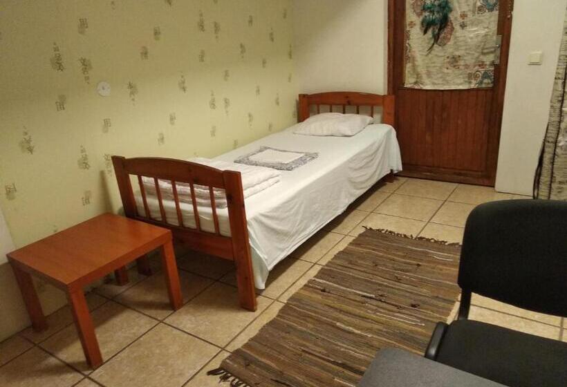 اتاق اکونومی یک تخته, Moxa Hostel   Solo International Young Travellers