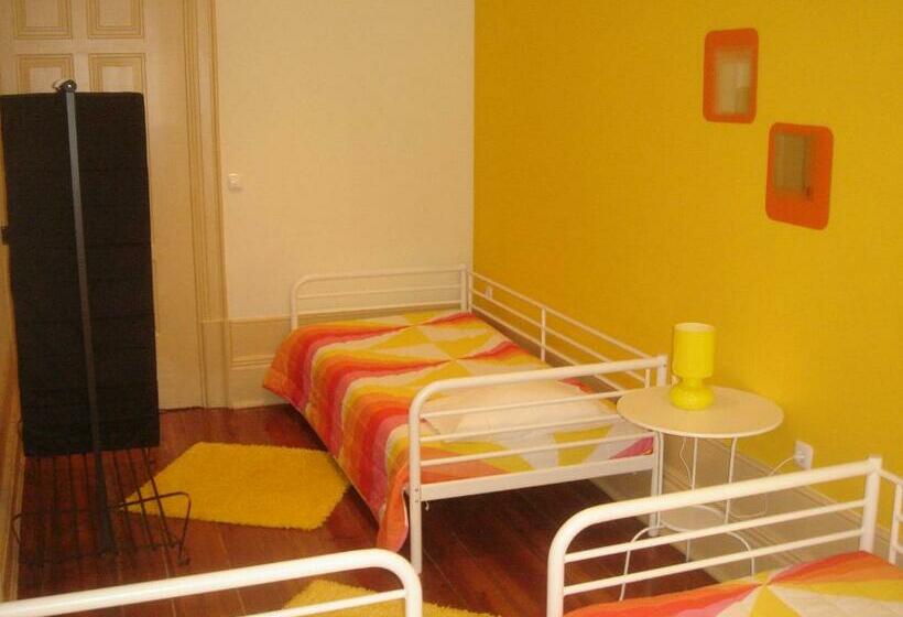 스탠다드 트리픔 룸 공동욕실, Coolhostel