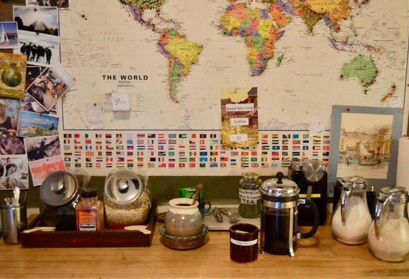 Номер Economy, Eugene Lodge And International Hostel