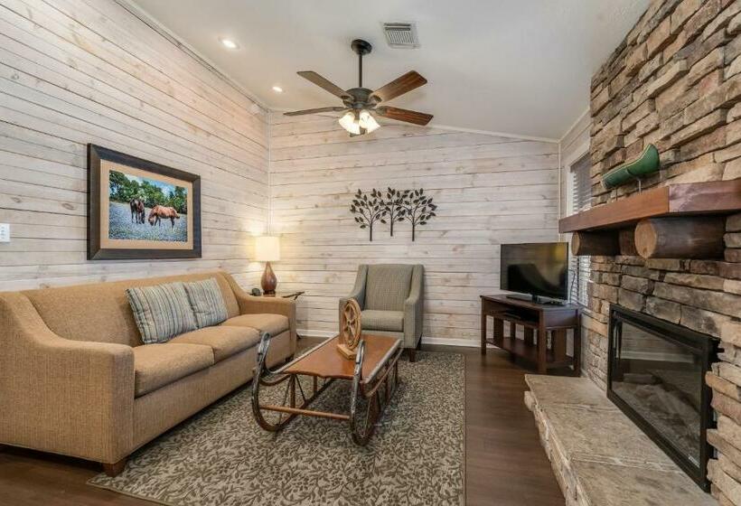 Вилла 2 Спальни, Holiday Inn Club Vacations Piney Shores Resort At Lake Conroe
