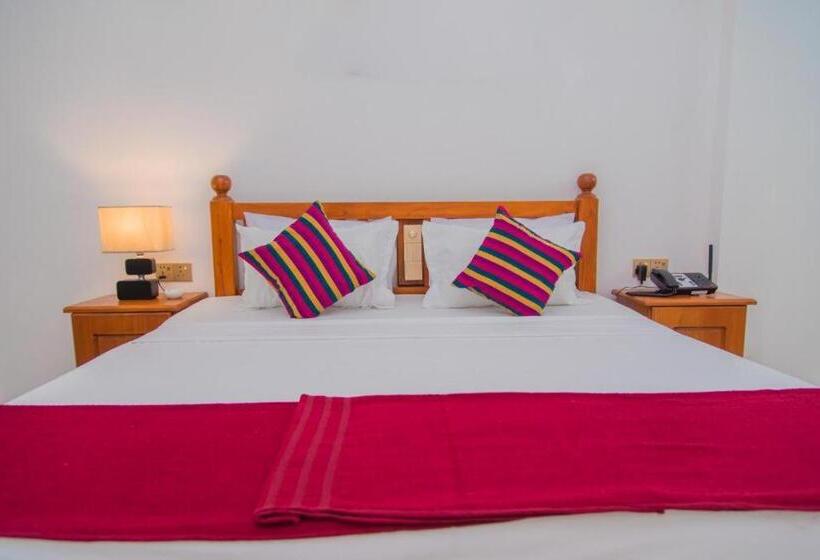 Номер Deluxe Вид на Море с Балконом, Mahi Beach Hotel & Restaurant