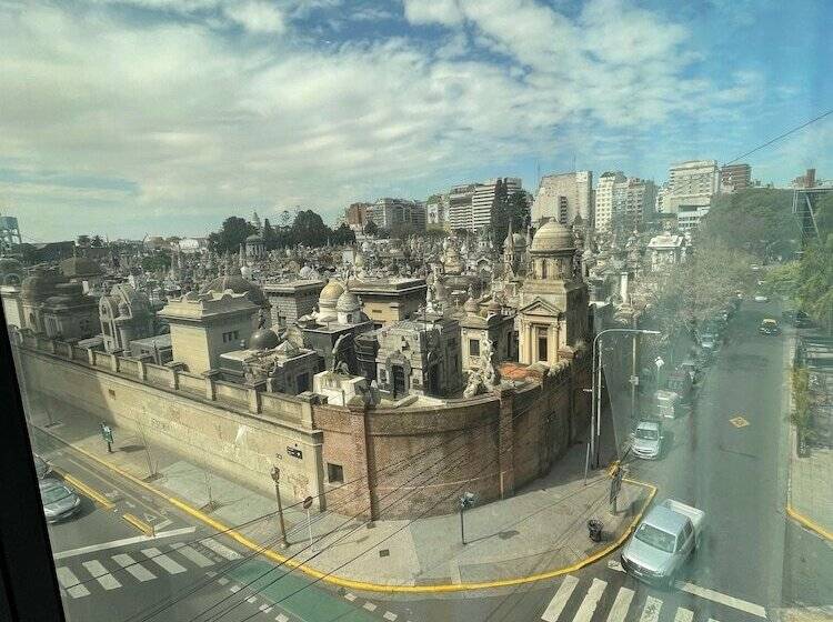 اتاق استاندارد چهارنفره با سرویس بهداشتی مشترک, Mons Hostel