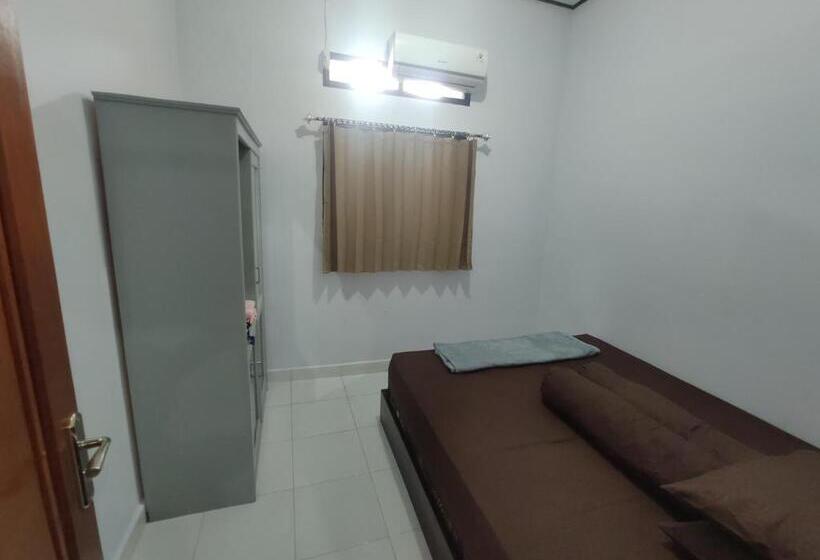 Семейный Номер, Home Syariah Guest House Ampana